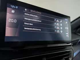 Peugeot 3008 (2021) thumbnail 31
