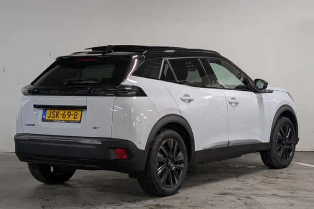Peugeot e-2008 (2025) thumbnail 2