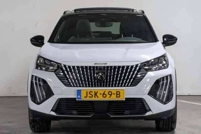 Peugeot e-2008 (2025) thumbnail 4