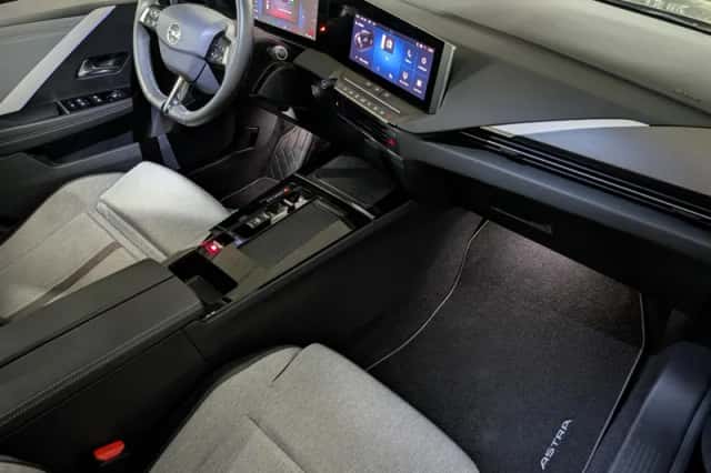 Opel Astra (2023) thumbnail 3