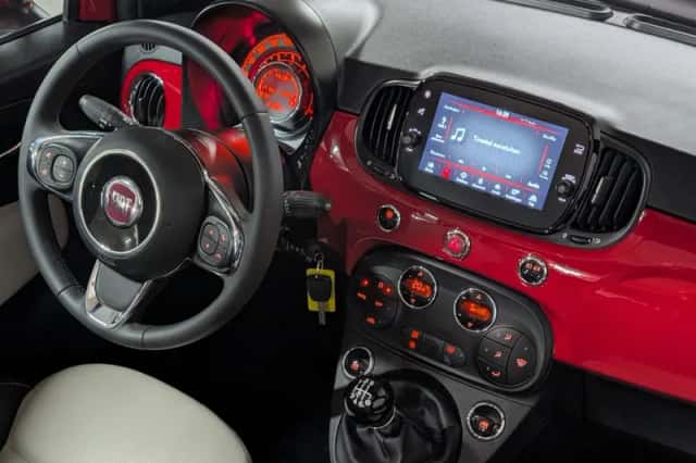 Fiat 500C (2022) thumbnail 3