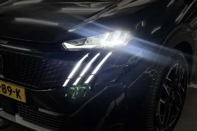 Peugeot 3008 (2025) thumbnail 2
