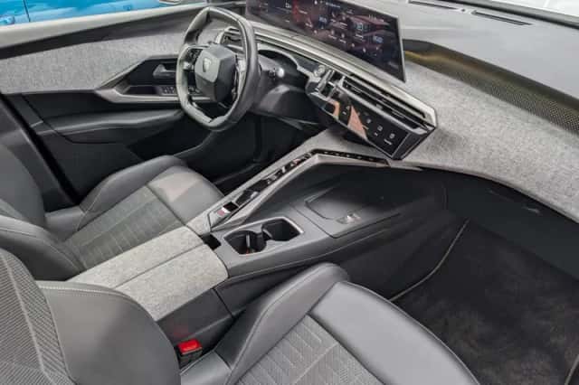 Peugeot 5008 (2025) thumbnail 3