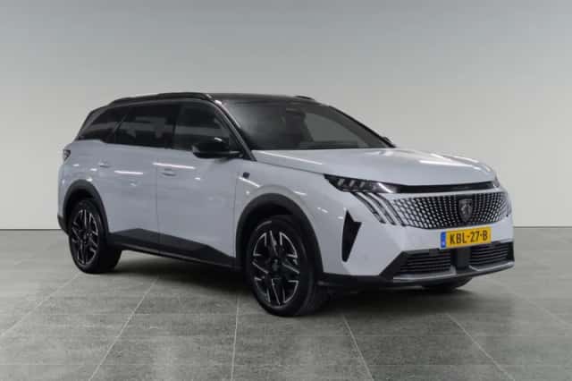 Peugeot 5008 (2025) thumbnail 4