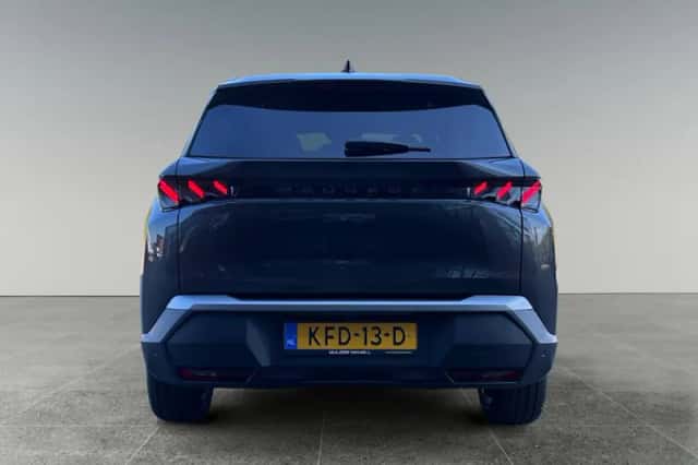 Peugeot 5008 (2026) thumbnail 3