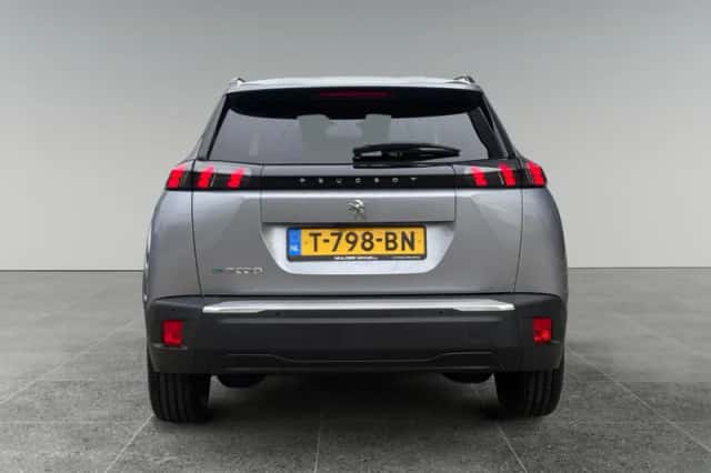 Peugeot e-2008 (2023) thumbnail 4
