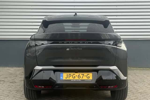 Peugeot e-3008 (2025) thumbnail 6