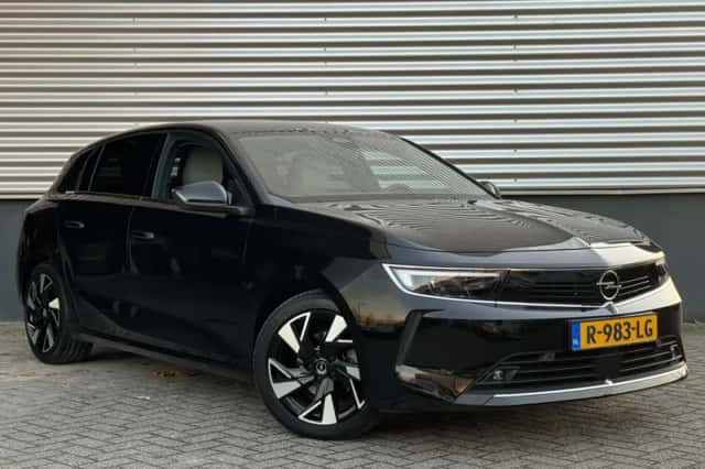 Opel Astra (2022) thumbnail 3