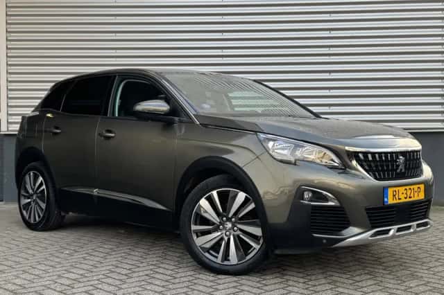 Peugeot 3008 (2018) thumbnail 3