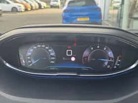 Peugeot 3008 (2018) thumbnail 27