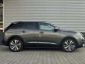 Peugeot 3008 (2018) thumbnail 4