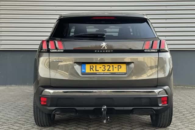 Peugeot 3008 (2018) thumbnail 6