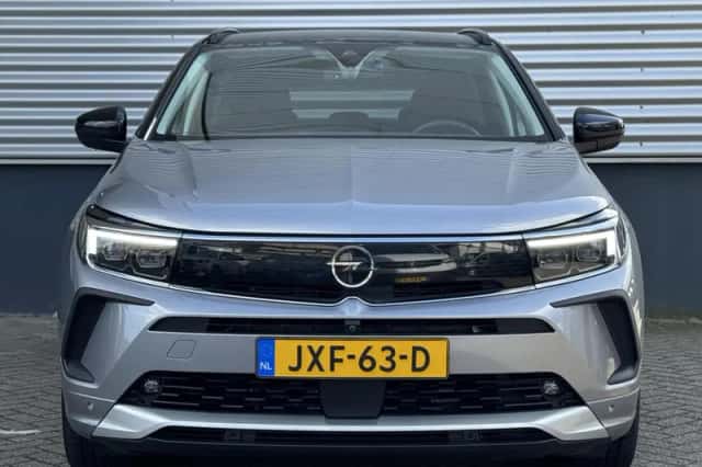 Opel Grandland (2022) thumbnail 2