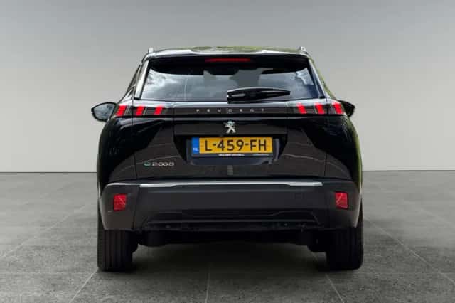 Peugeot e-2008 (2021) thumbnail 5