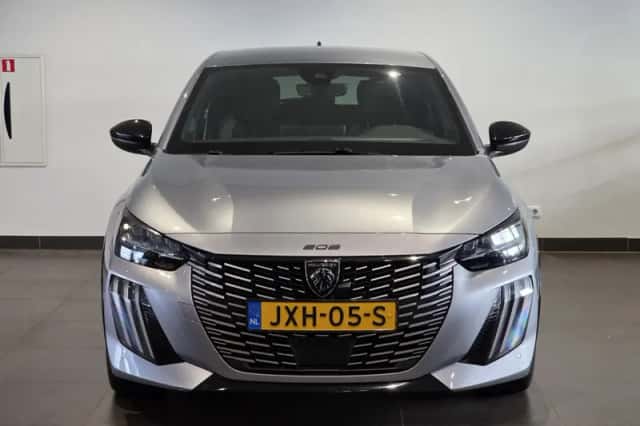 Peugeot 208 (2024) thumbnail 2