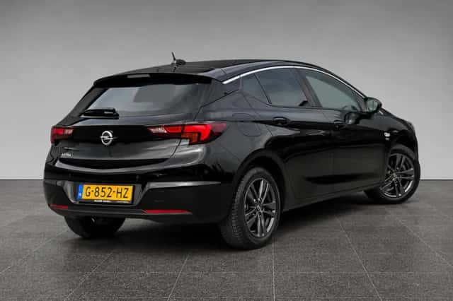 Opel Astra (2019) thumbnail 2