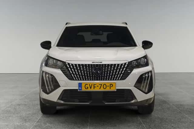 Peugeot 2008 (2024) thumbnail 4