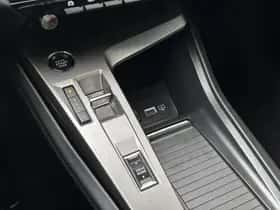 Peugeot 308 (2024) thumbnail 25