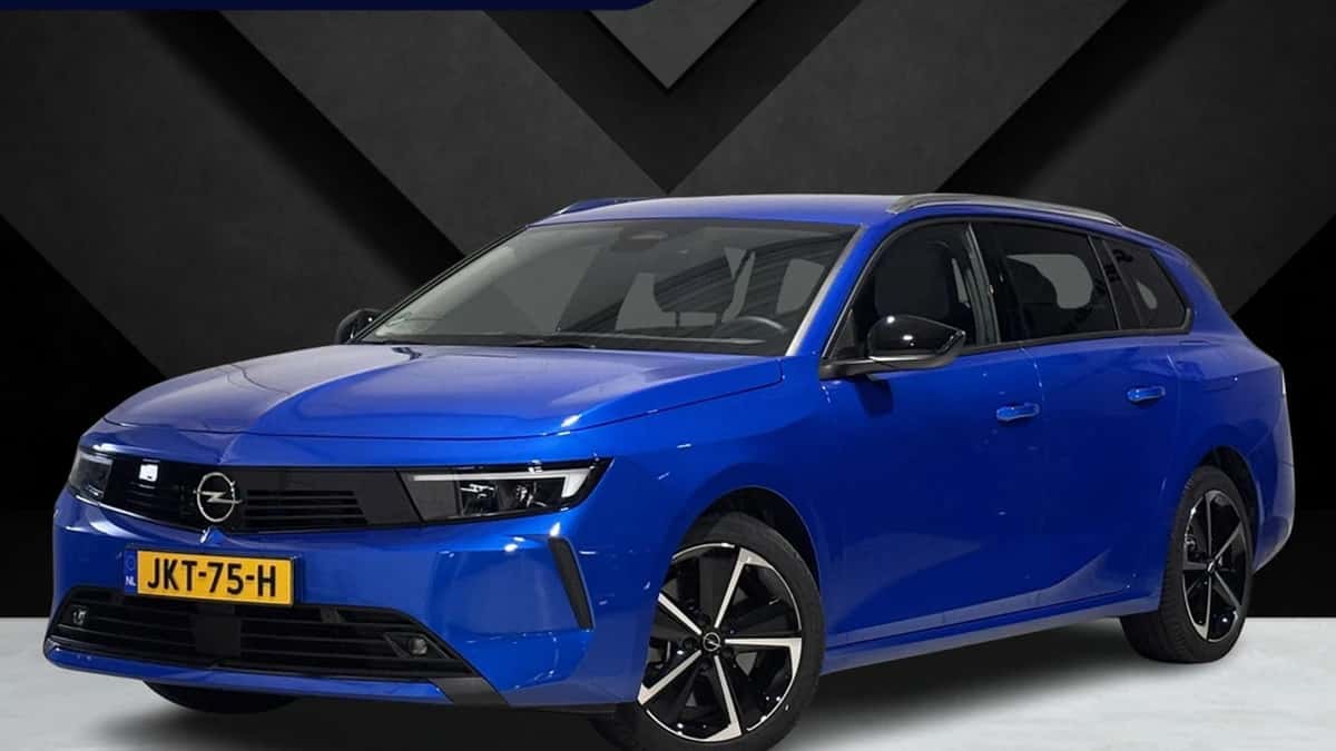 Opel Astra (2024) — foto 1