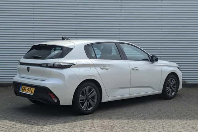Peugeot 308 (2022) thumbnail 2