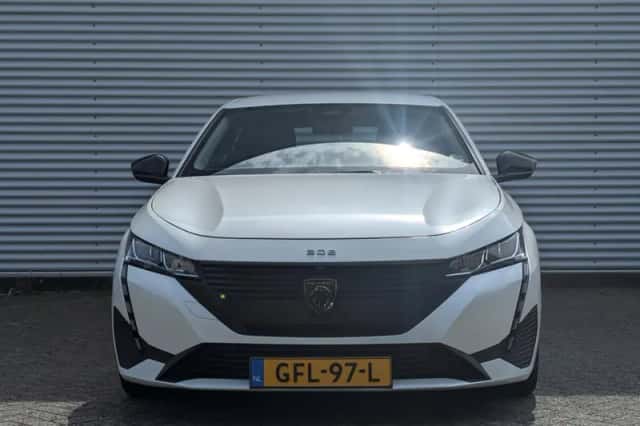 Peugeot 308 (2022) thumbnail 3