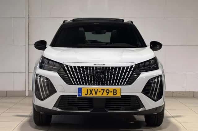 Peugeot 2008 (2024) thumbnail 3