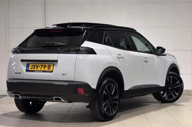 Peugeot 2008 (2024) thumbnail 6