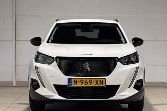 Peugeot 2008 (2022) thumbnail 3