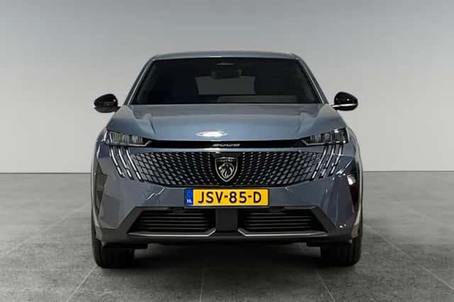 Peugeot 3008 (2025) thumbnail 2
