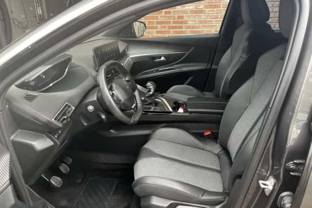 Peugeot 5008 (2024) thumbnail 6