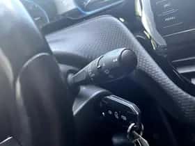 Peugeot 2008 (2016) thumbnail 17