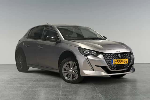 Peugeot e-208 (2022) thumbnail 3