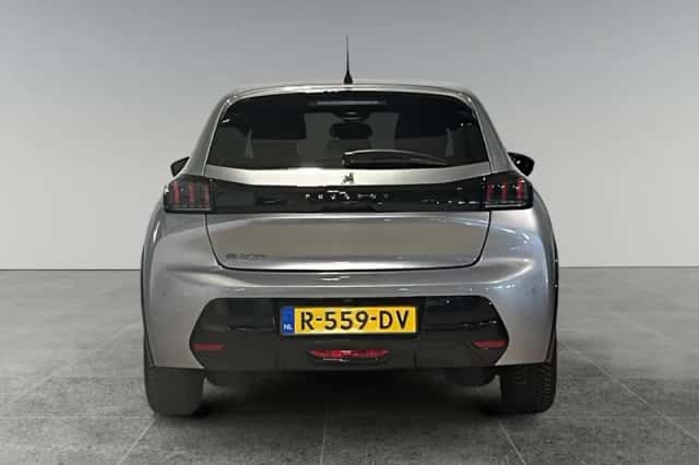Peugeot e-208 (2022) thumbnail 4