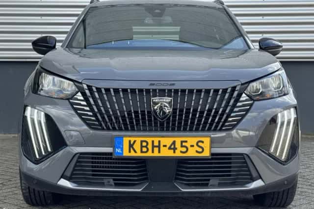 Peugeot 2008 (2024) thumbnail 2
