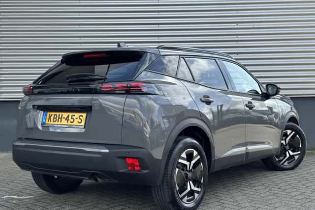 Peugeot 2008 (2024) thumbnail 4