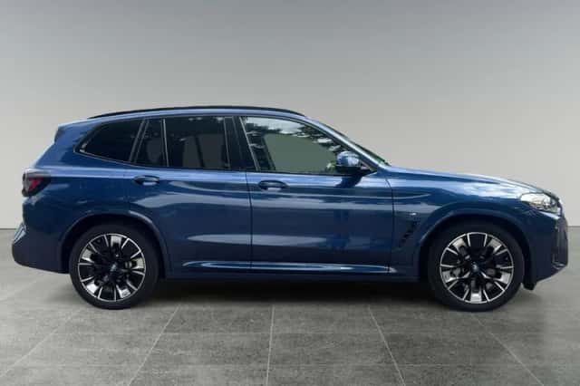 BMW iX3 (2022) thumbnail 4