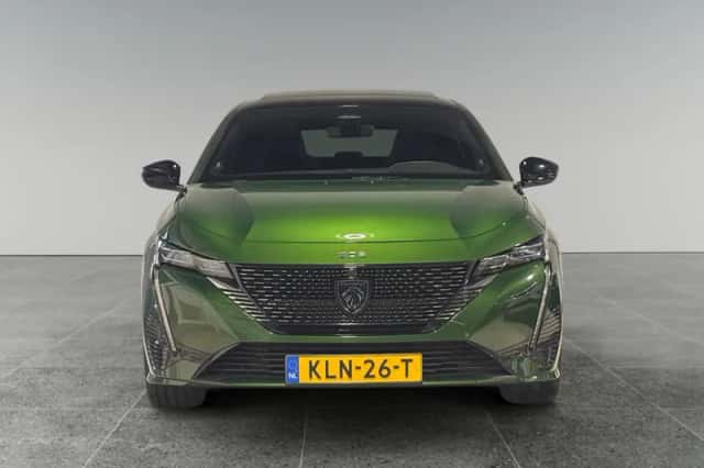 Peugeot 308 (2023) thumbnail 3