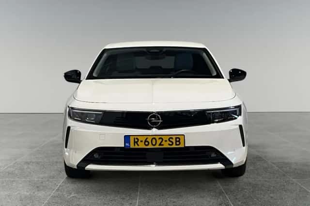 Opel Astra (2022) thumbnail 2
