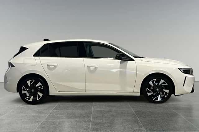 Opel Astra (2022) thumbnail 4