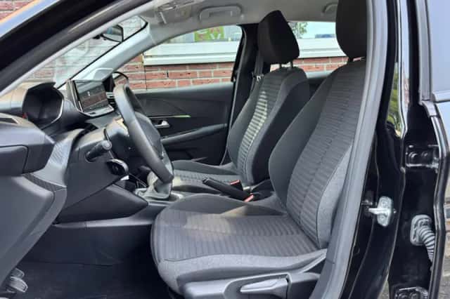 Peugeot 208 (2024) thumbnail 2