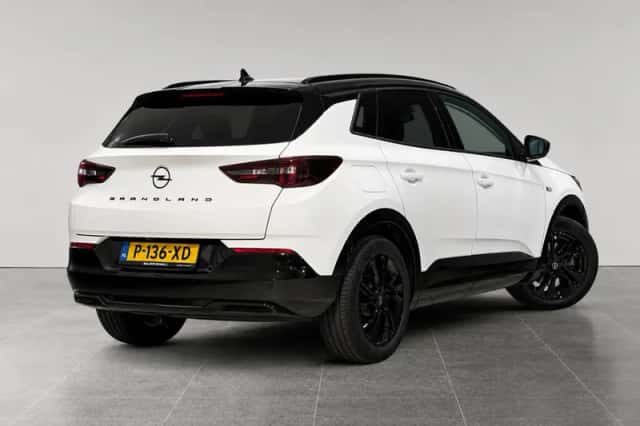 Opel Grandland (2022) thumbnail 2