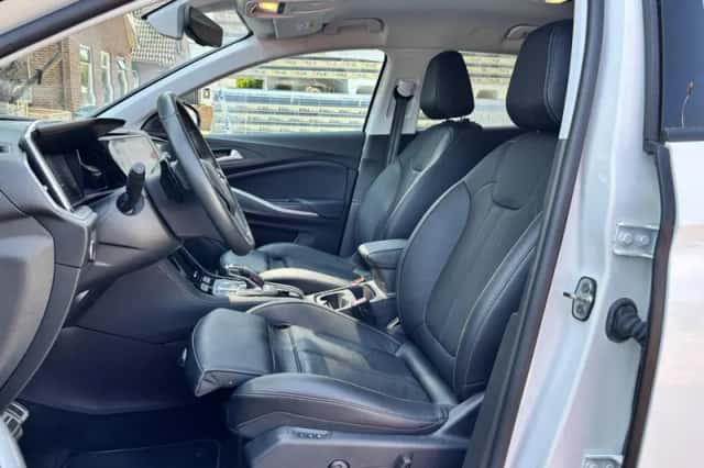 Opel Grandland (2022) thumbnail 3