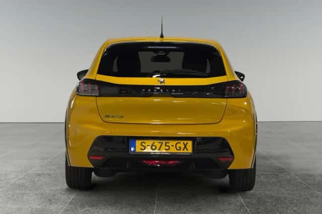Peugeot e-208 (2023) thumbnail 6