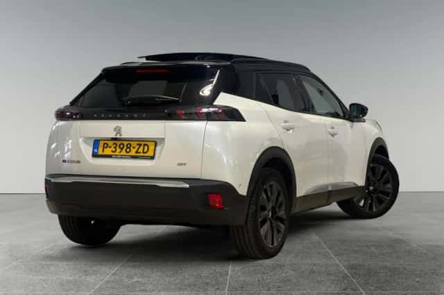 Peugeot e-2008 (2022) thumbnail 5
