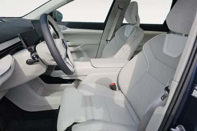 Volvo EX90 (2025) thumbnail 6