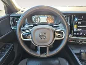 Volvo S60 (2022) thumbnail 10