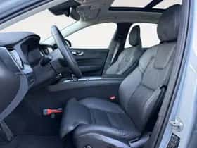 Volvo XC60 (2025) thumbnail 7