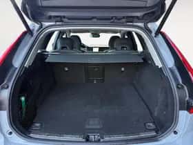 Volvo XC60 (2025) thumbnail 9