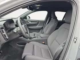 Volvo EX40 (2025) thumbnail 7