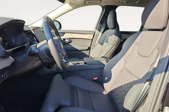Volvo XC90 (2025) thumbnail 6